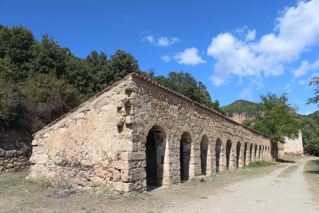 Cumbessias esterne al recinto del santuario di santa barbara (santuario)
