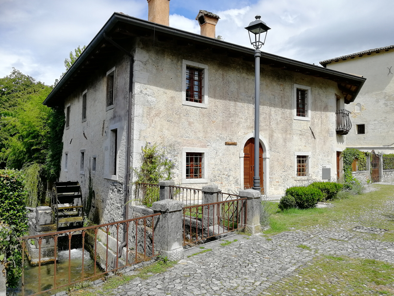 Pila per il riso del Castello di Strassoldo di Sopra (mulino, ad acqua) - Cervignano del Friuli (UD) 