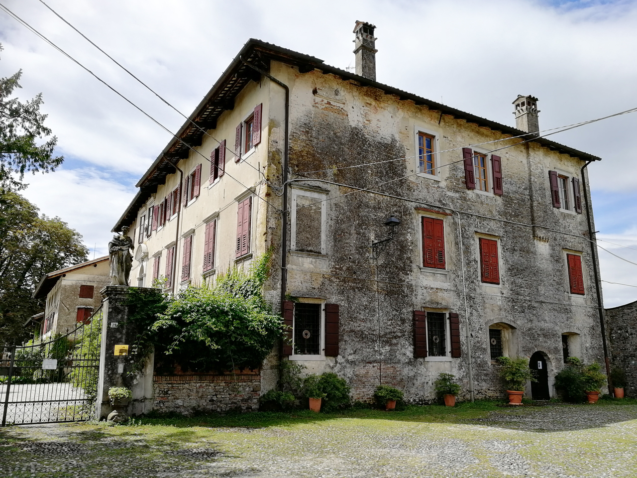 Castello di Strassoldo di Sotto con parco (castello, privato) - Cervignano del Friuli (UD)  (XIX, primo quarto)