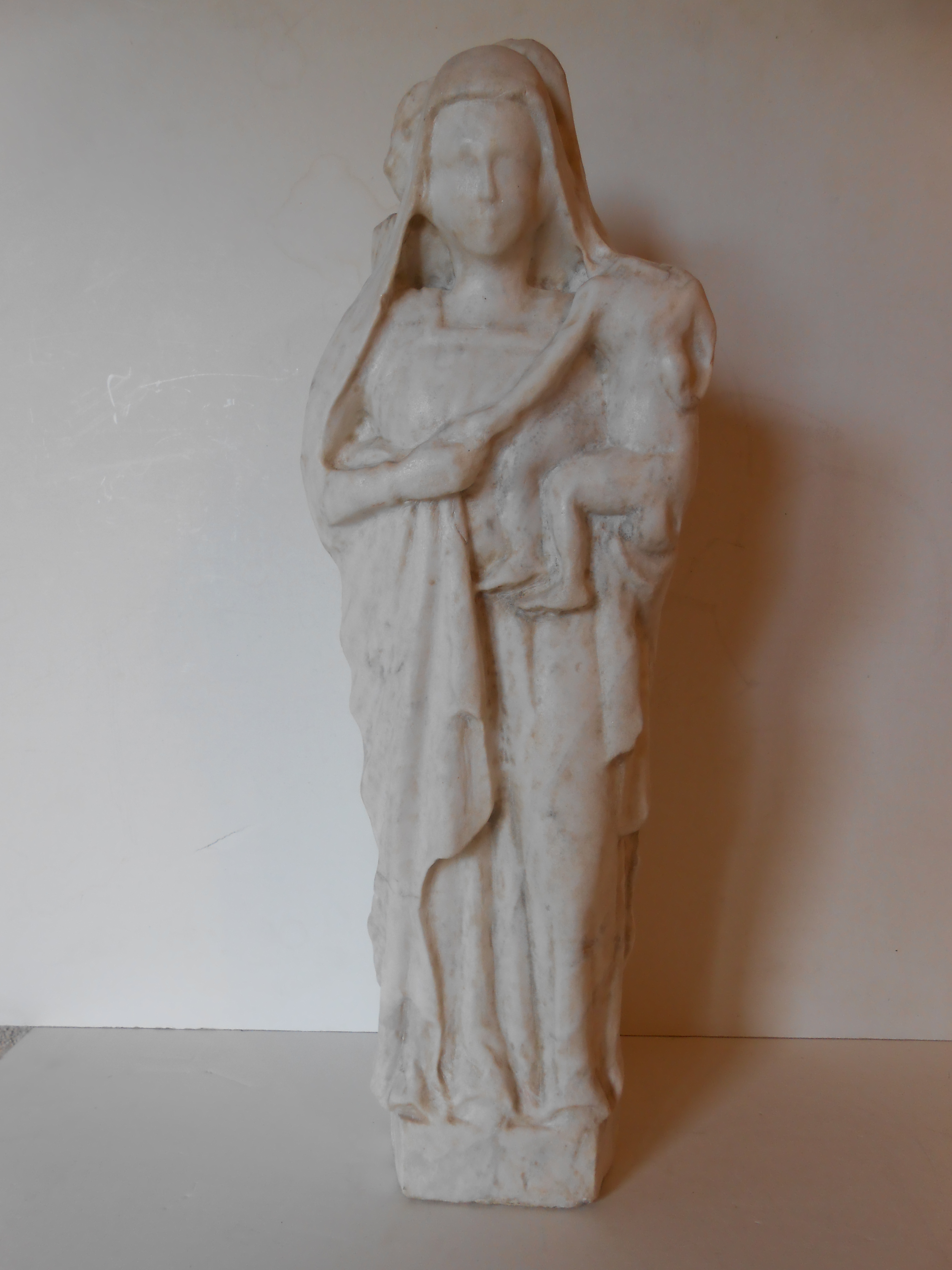 Madonna con bambino (statua)