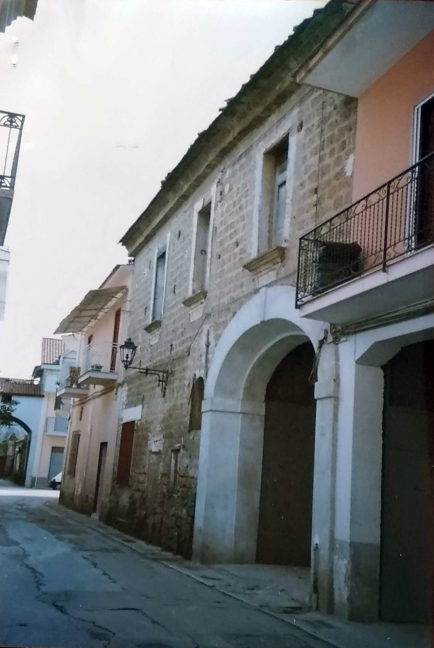 Palazzo via Ienco (palazzo, privato) - Capodrise (CE) 