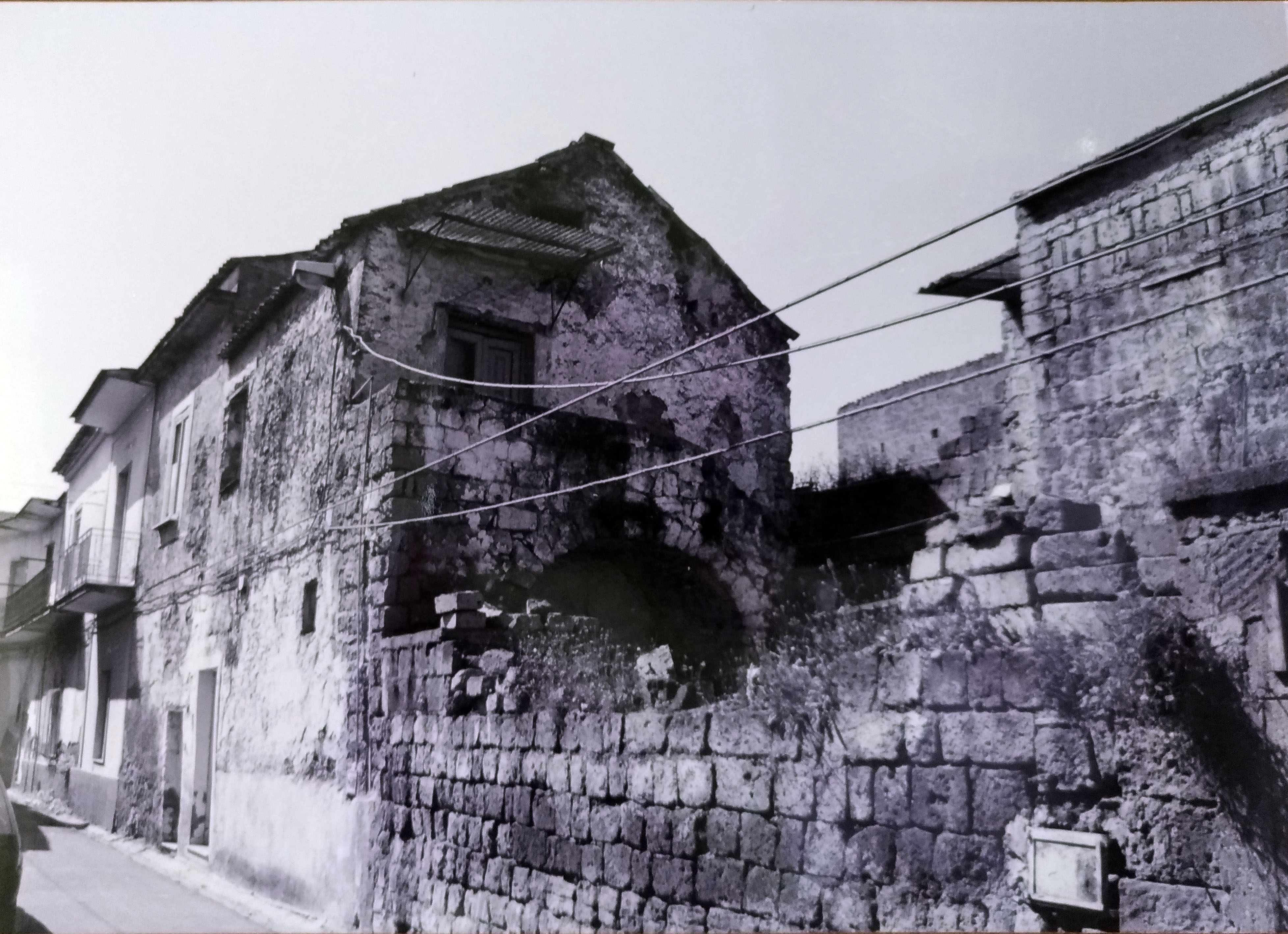 Casa in via Mondo 16 (casa, privata) - Capodrise (CE)  (XVIII)