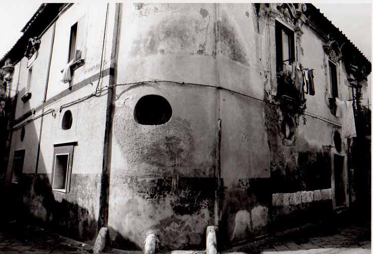 Palazzo residenziale del XVIII sec (palazzo, residenziale) - Maddaloni (CE)  (XVIII)