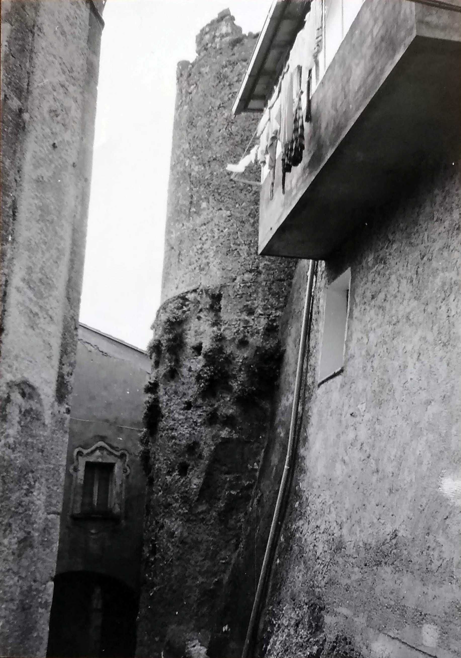 Torre medioevale (torrione) - Ciorlano (CE) 