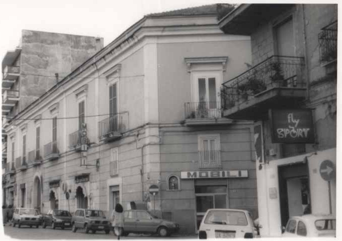 Palazzo Iorio (palazzo, privato, con giardino annesso) - Maddaloni (CE) 