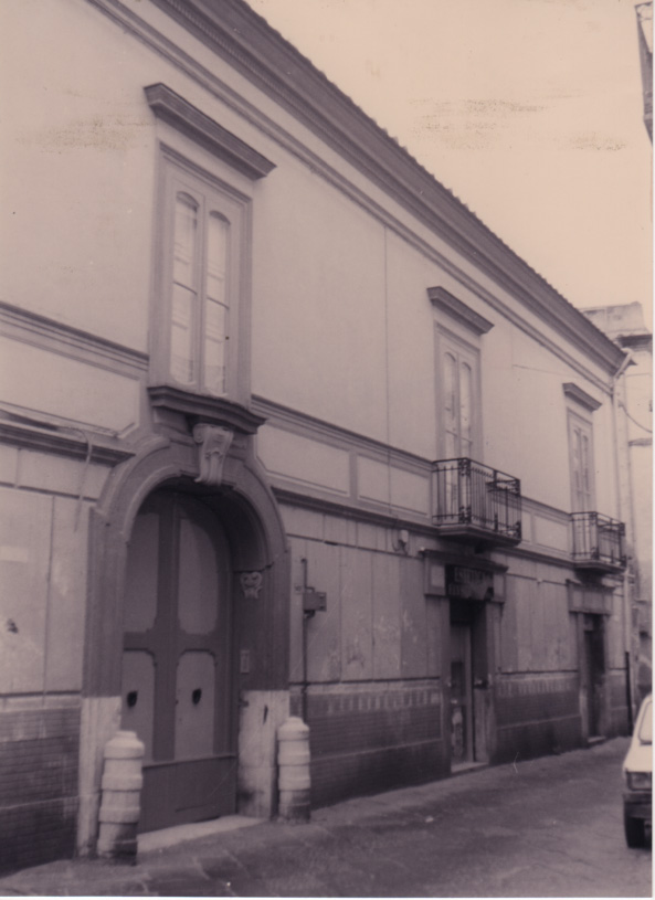 Palazzo Monumentale - via S.Martino, 29 (palazzo, privato) - Maddaloni (CE)  (XVIII)