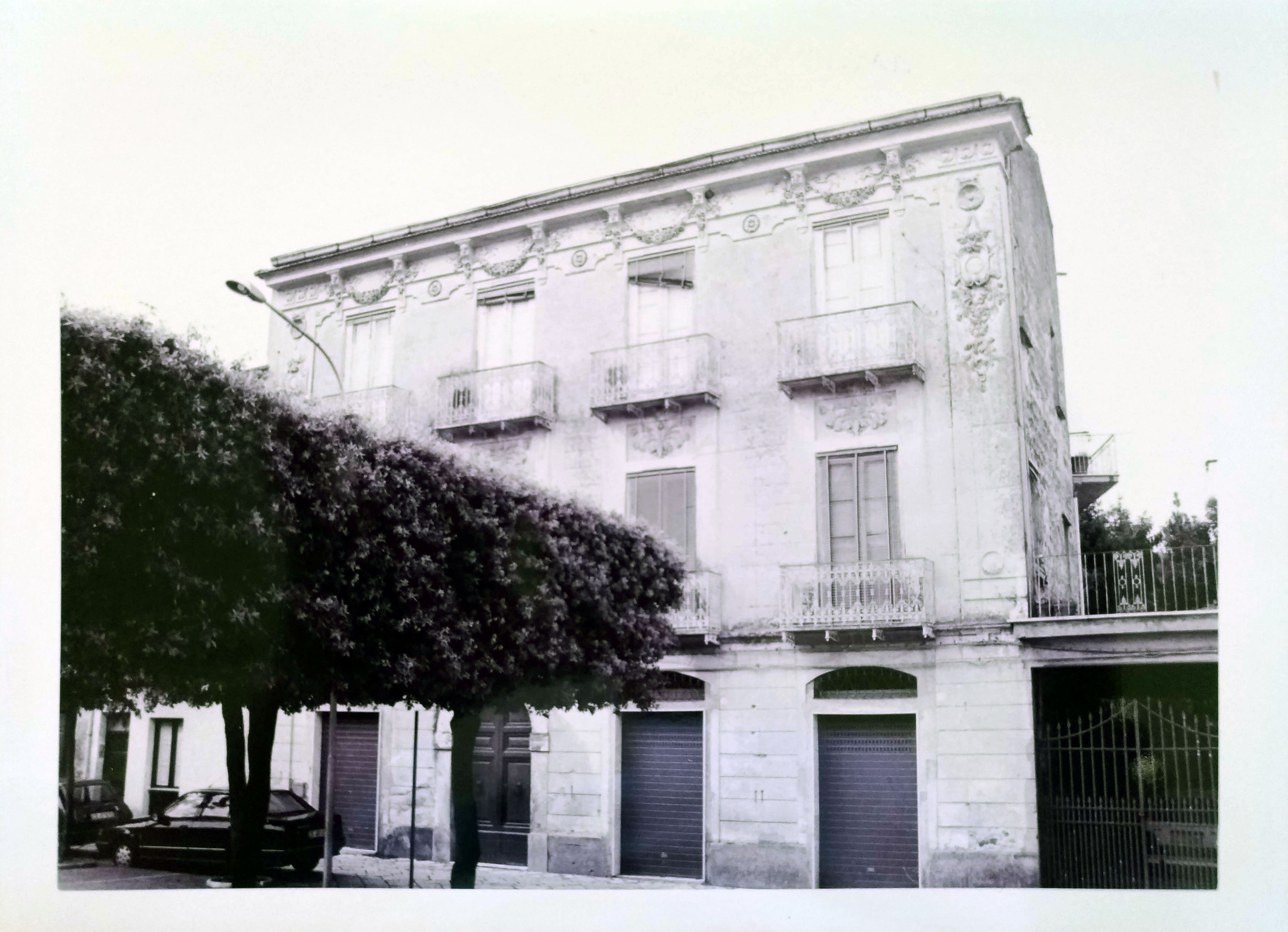 Palazzo Piazza S.Rocco 31 (palazzo, nobiliare) - Pietramelara (CE)  (XVI)