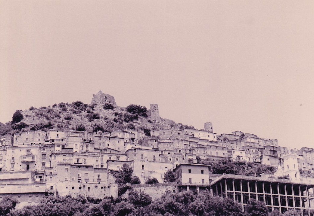 Castello ducale con perimetrazione muraria (castello, ducale) - Presenzano (CE)  (X, seconda metà)