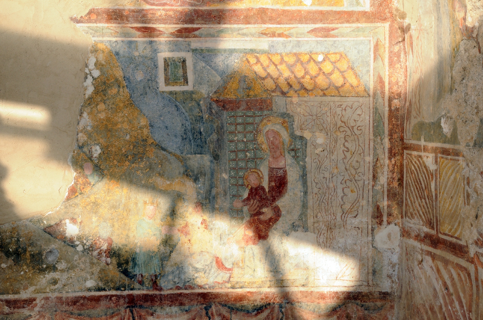 Adorazione dei Magi (dipinto murale, elemento d'insieme) - ambito molisano (sec. XIV)
