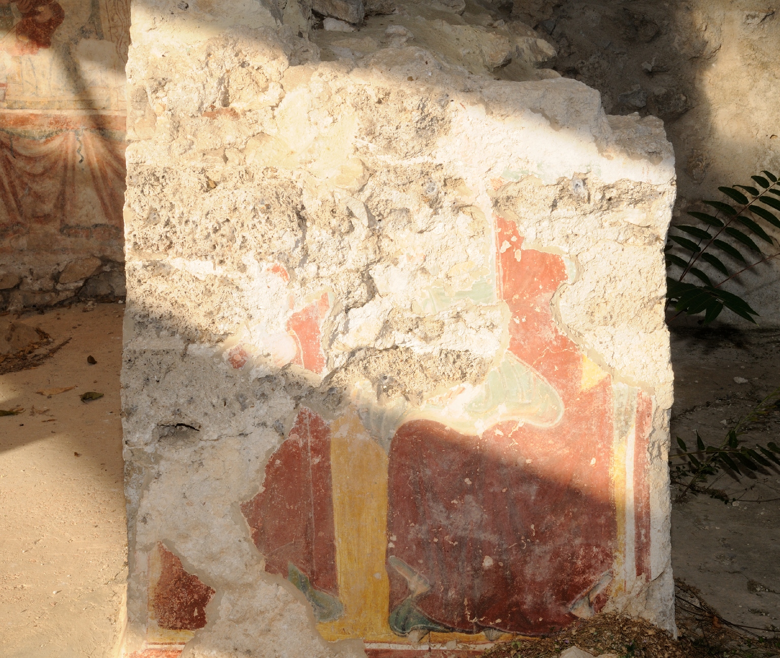 Santo (dipinto murale, elemento d'insieme) - ambito molisano (seconda metà sec. XIV)