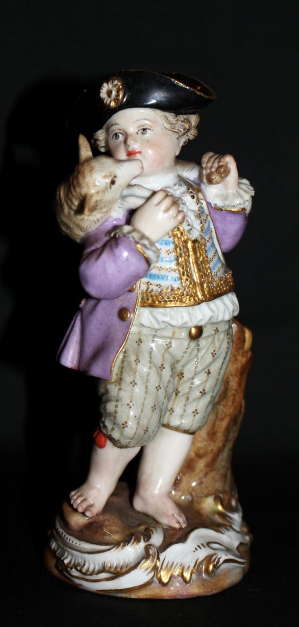 fanciullo con agnello sulle spalle (statuetta) di Porzellan-Manufaktur Meissen - manifattura di Meissen (secc. XIX-XX)