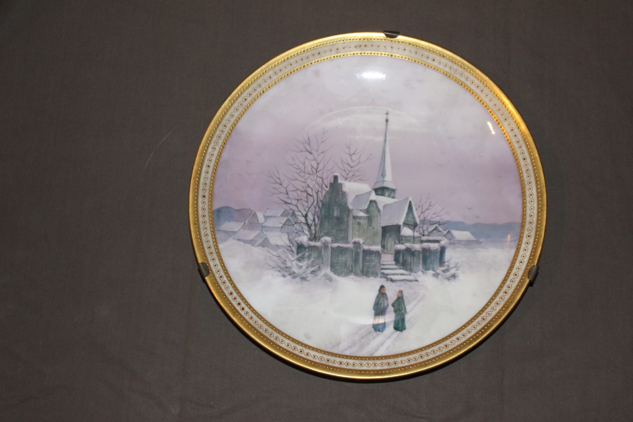 paesaggio invernale russo (piatto) di Ander Richard, Clara lamm&Rudolf Pitschke, Dresda - manifattura di Dresda (sec. XX)