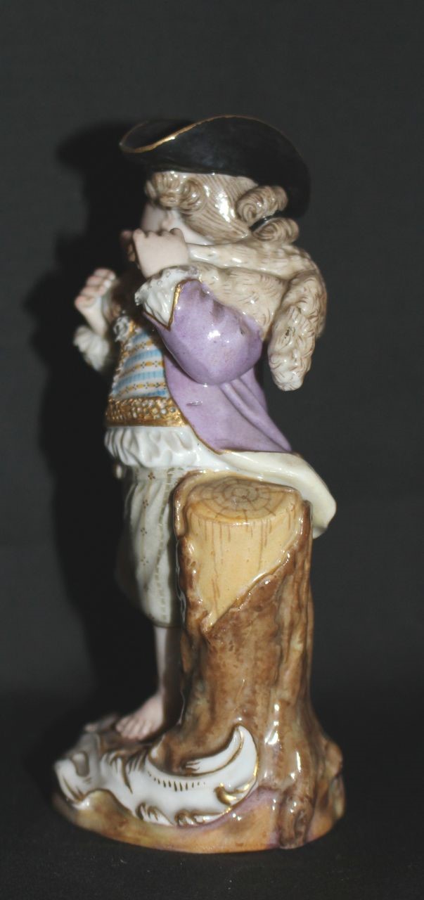 fanciullo con agnello sulle spalle (statuetta) di Porzellan-Manufaktur Meissen - manifattura di Meissen (secc. XIX-XX)