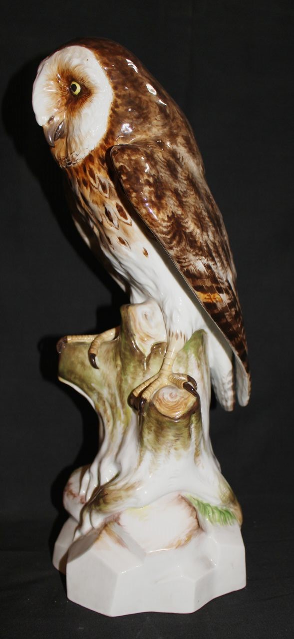 gufo su tronco d'albero (statuetta) di Porzellan-Manufaktur Meissen - manifattura di Meissen (sec. XX)