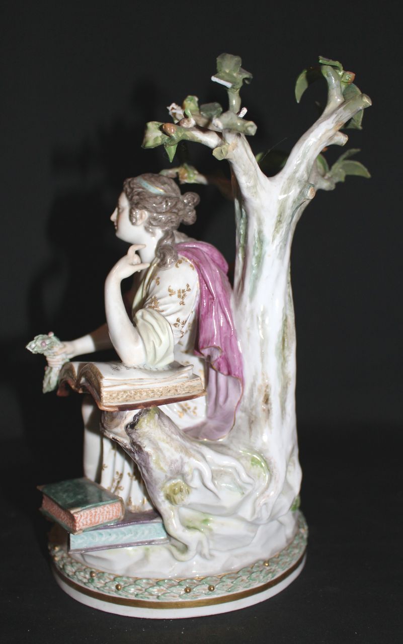 musa Calliope (gruppo scultoreo) di Porzellan-Manufaktur Meissen - manifattura di Meissen (secc. XIX-XX)