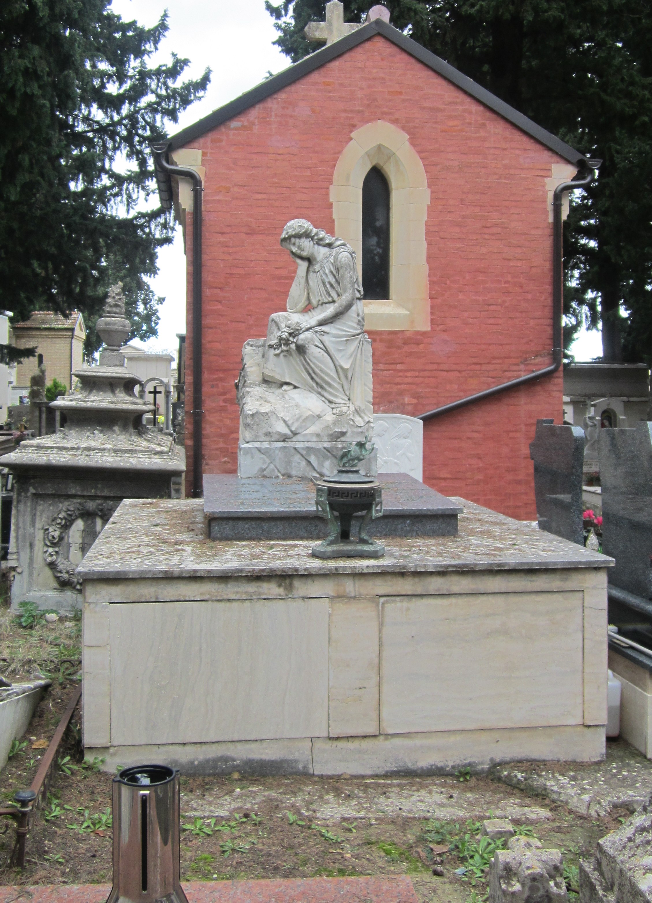 monumento funebre, opera isolata - ambito abruzzese (primo quarto XX)