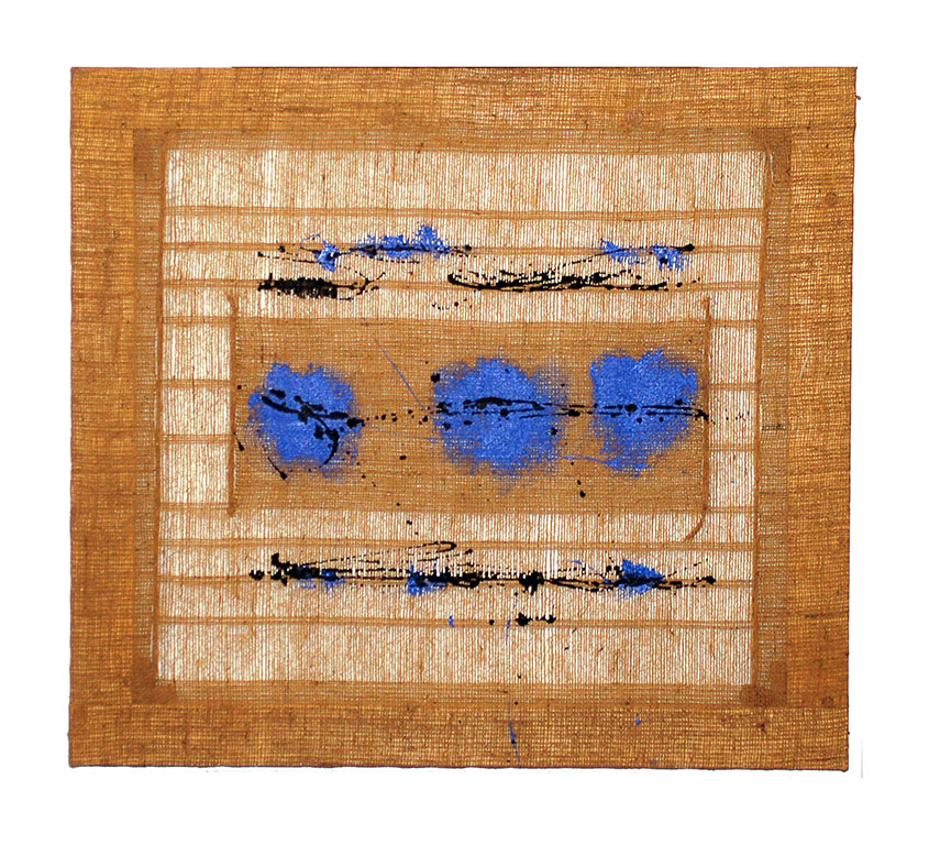 Senza titolo, Fili di juta e macchie blue e bianche (quadro) di Emblema, Salvatore (sec. XXI)