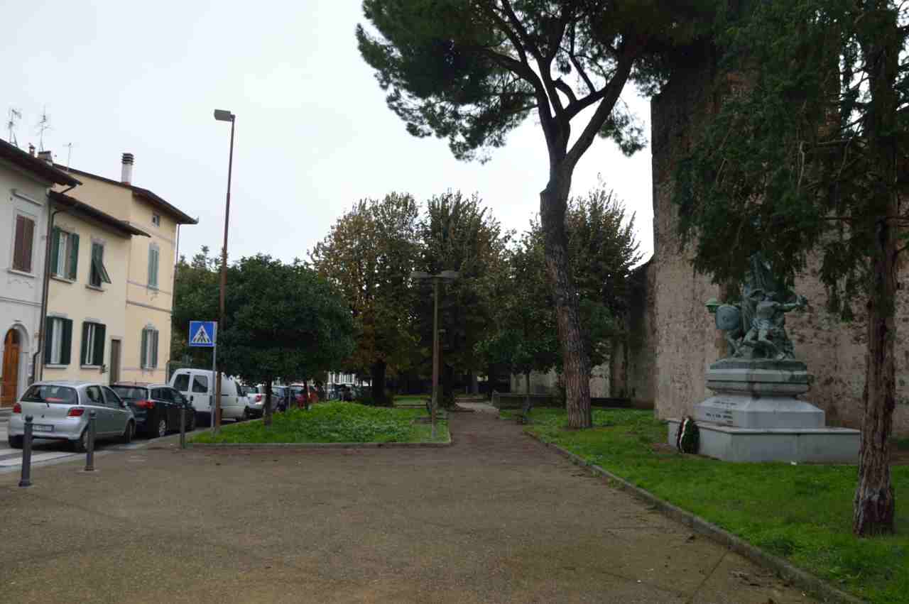 giardino, commemorativo/ ai caduti della prima guerra mondiale, ex-Parco della Rimembranza di Campi Bisenzio - epoca fascista (XX)
