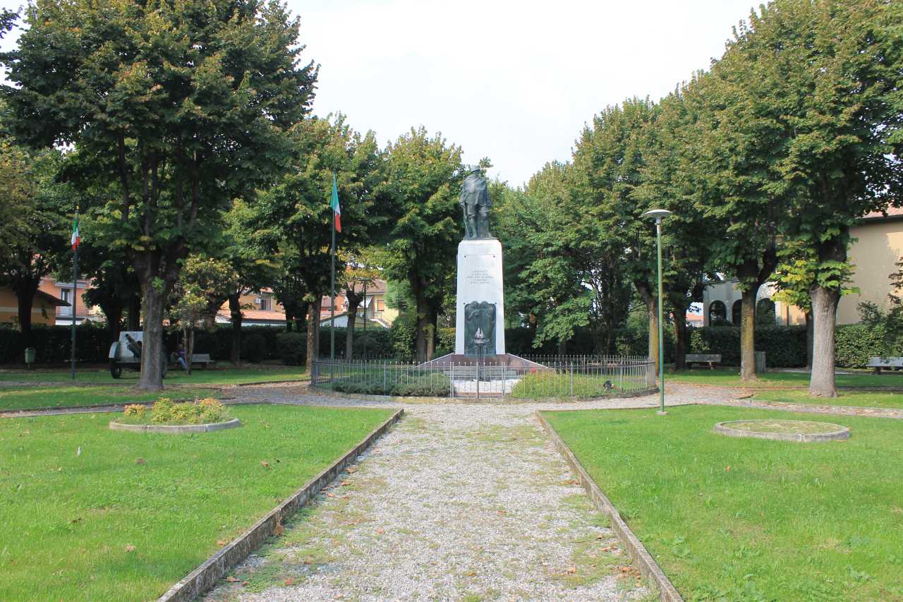 Parco della Rimembranza di Castegnato (parco, commemorativo/ ai caduti della prima e seconda guerra mondiale) - Castegnato (BS) 