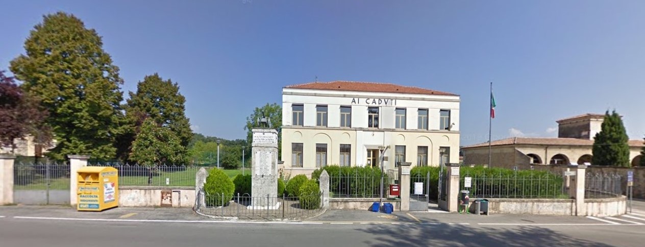 Ex scuola elementare "Ai Caduti" di Calino (scuola, pubblica, primaria) - Cazzago San Martino (BS)  <br>Condizioni d'uso: <a class='link-esterno' href='https://docs.italia.it/italia/icdp/icdp-pnd-circolazione-riuso-docs/it/v1.0-giugno-2022/testo-etichetta-BCS.html' target='_bcs'>Beni Culturali Standard (BCS)</a>