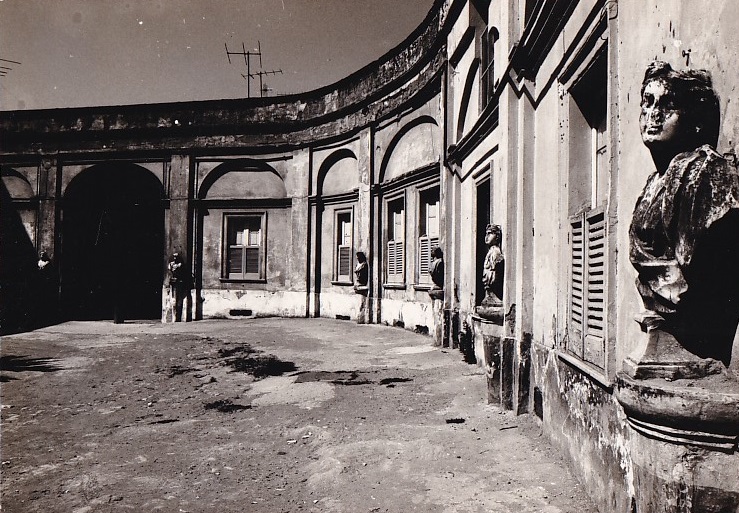 Villa del Principe di Belvedere - cortile esterno (villa, privata) - Napoli (NA) 