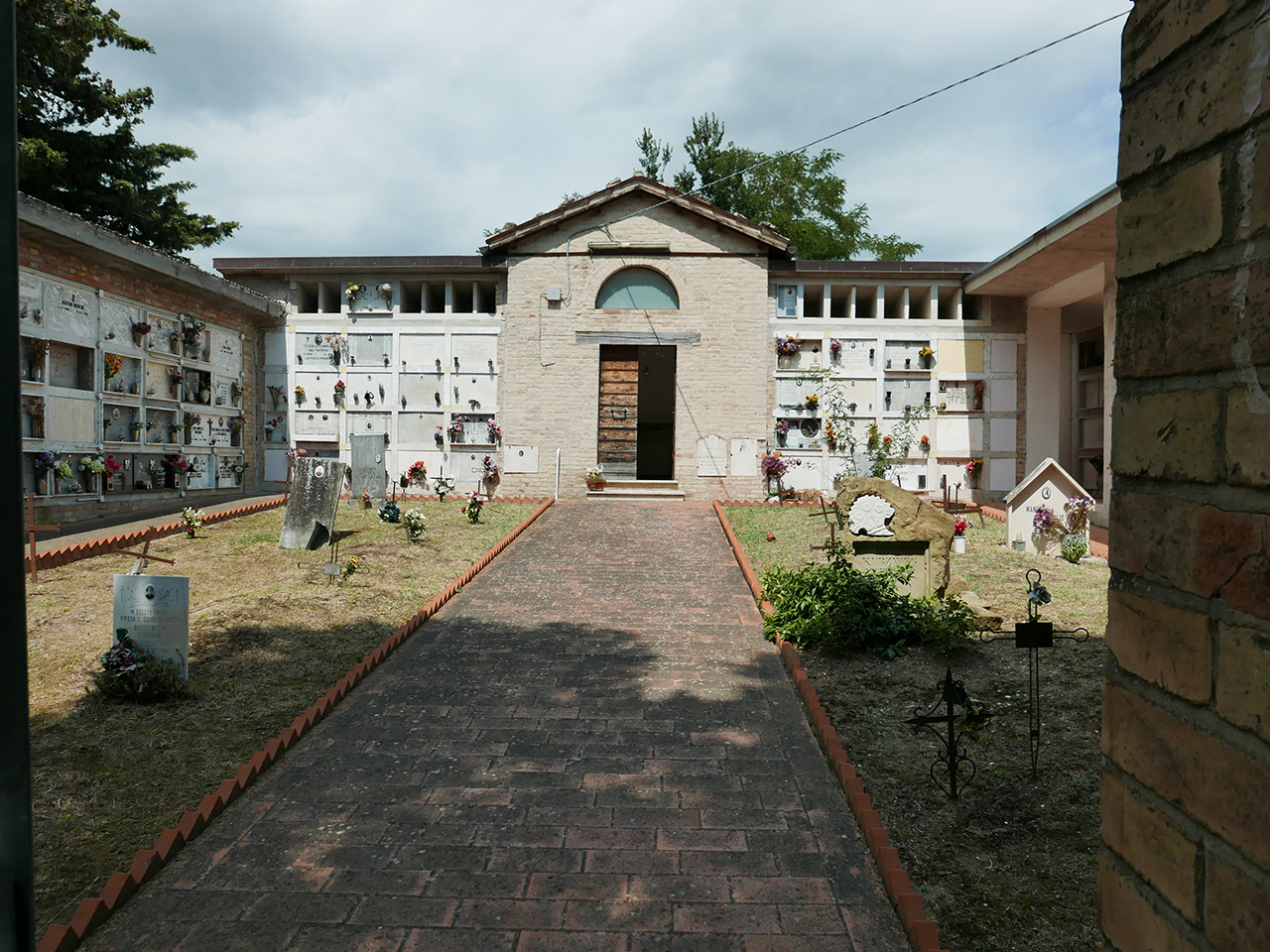 Cimitero di Cerreto (cimitero, rurale) - San Ginesio (MC)  (XX, inizio)