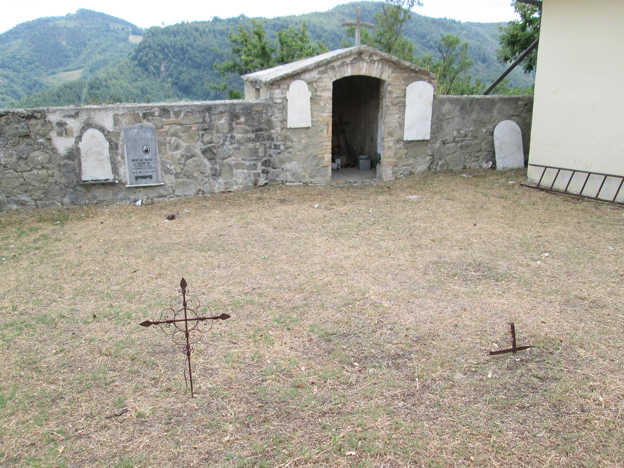 Cimitero di Agelli (cimitero, pubblico) - Roccafluvione (AP)  (XX)