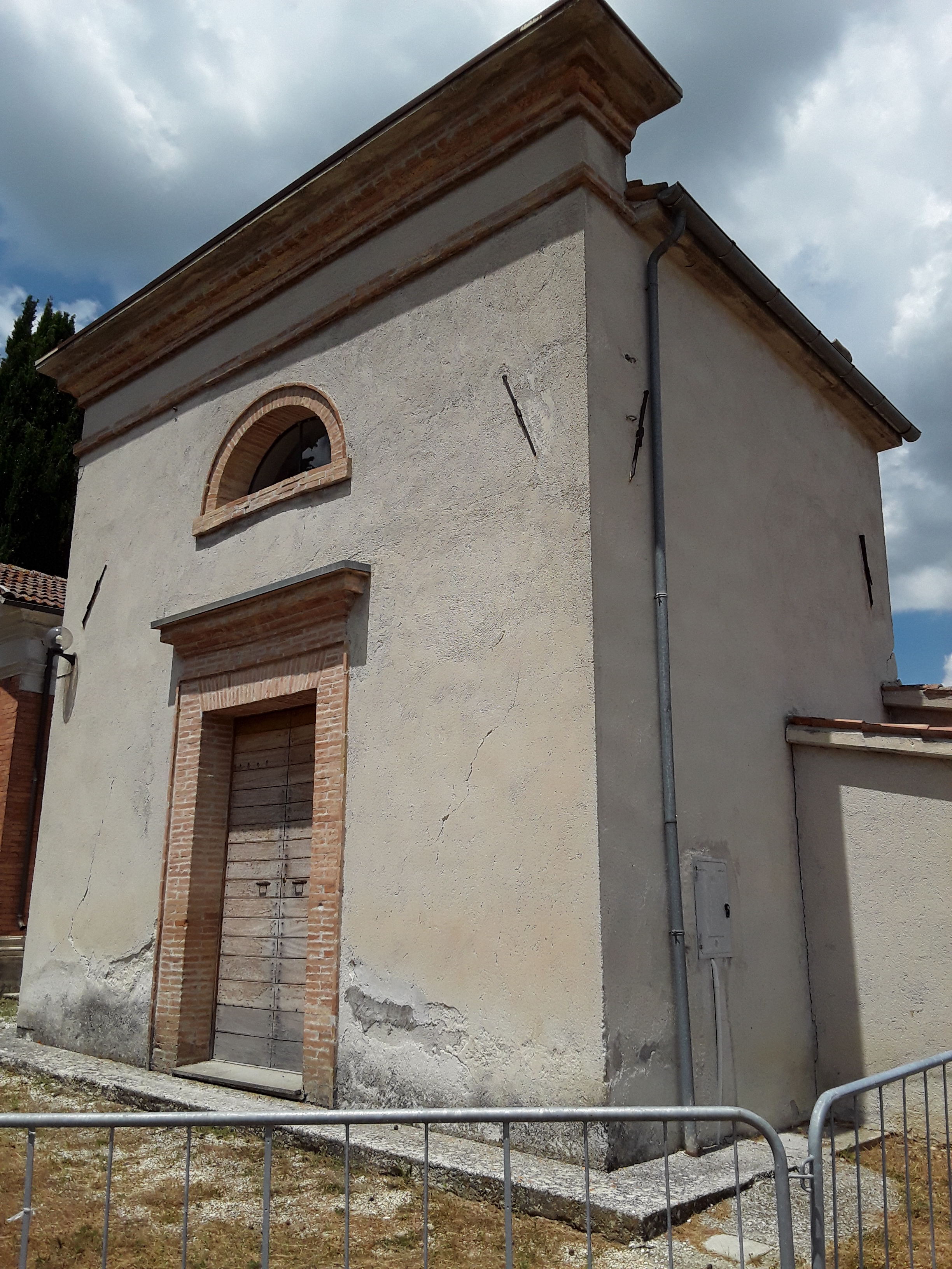 Chiesa del cimitero di Castel S. Maria (chiesa, cimiteriale) - Castelraimondo (MC)  (XX)