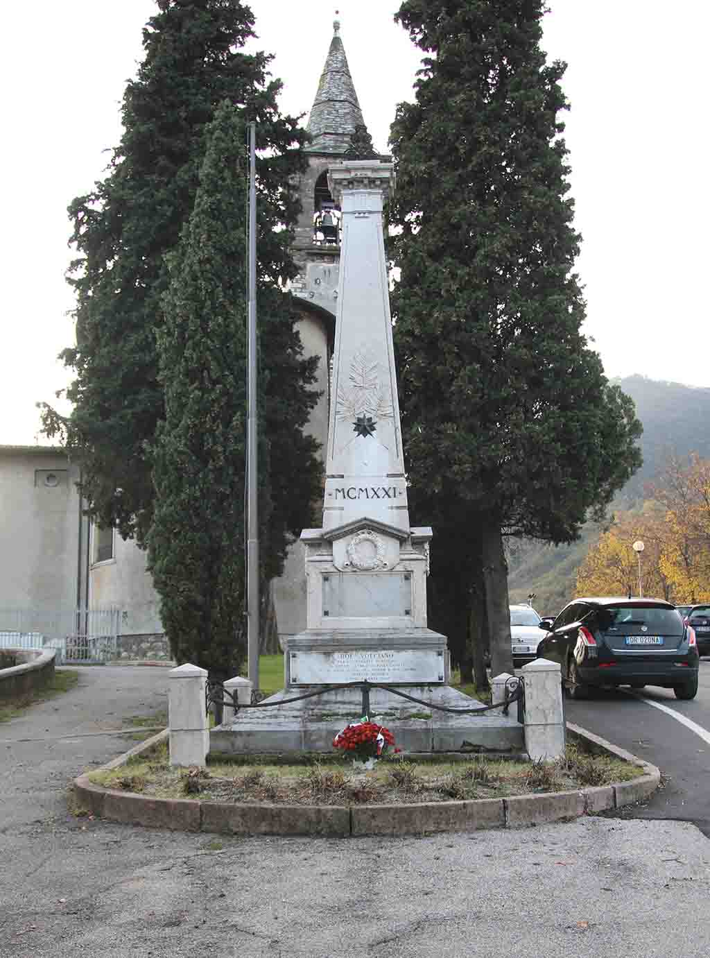 monumento ai caduti - ad obelisco di Serri Beniamino (attribuito) (sec. XX, sec. XX)