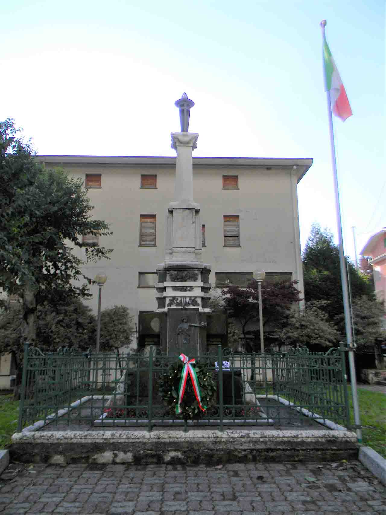 allegoria della Patria (monumento ai caduti - a colonna) - ambito bresciano (sec. XX)