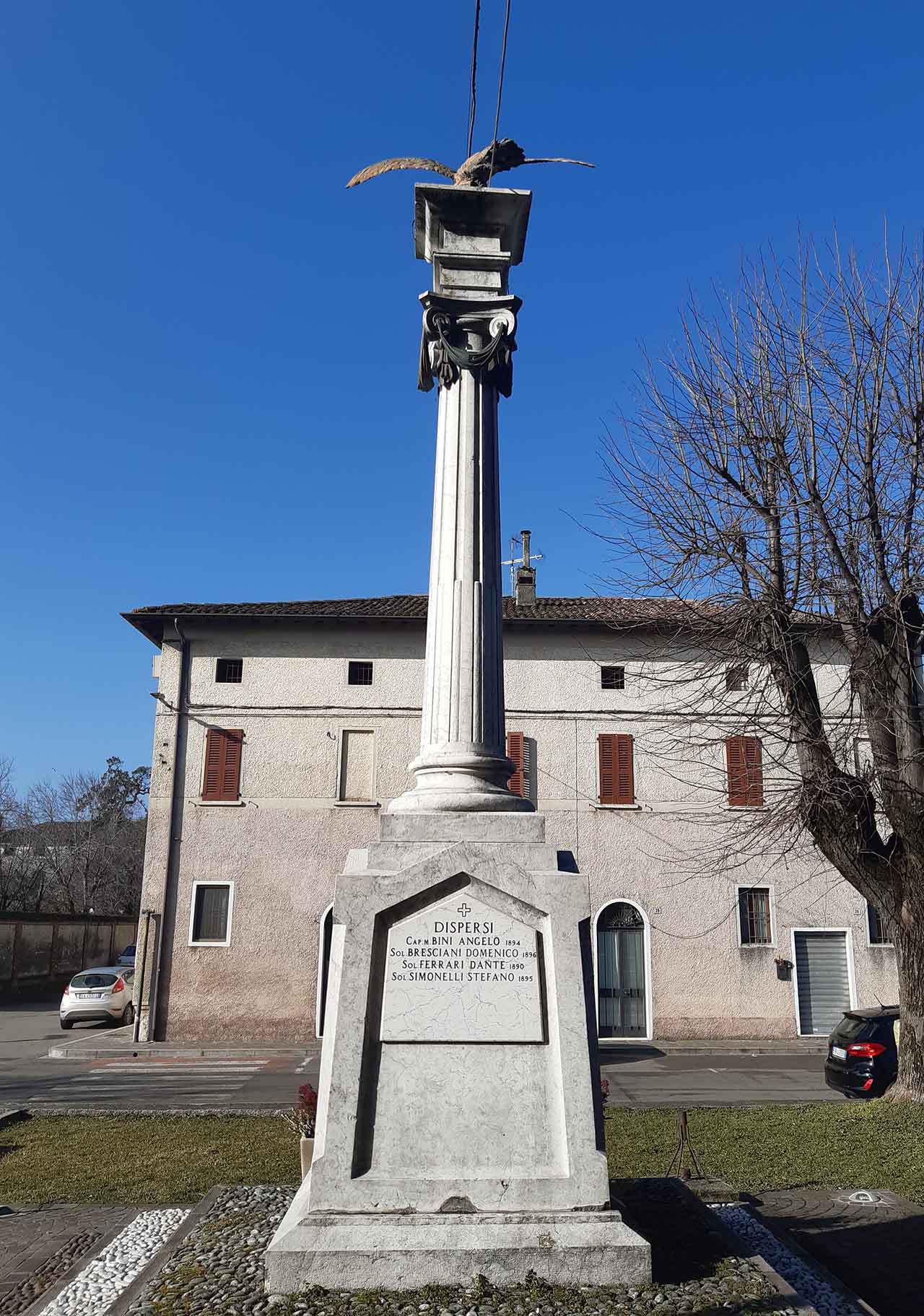 allegoria della Vittoria come aquila (monumento ai caduti - a colonna, opera isolata) - ambito bresciano (sec. XX, sec. XX)