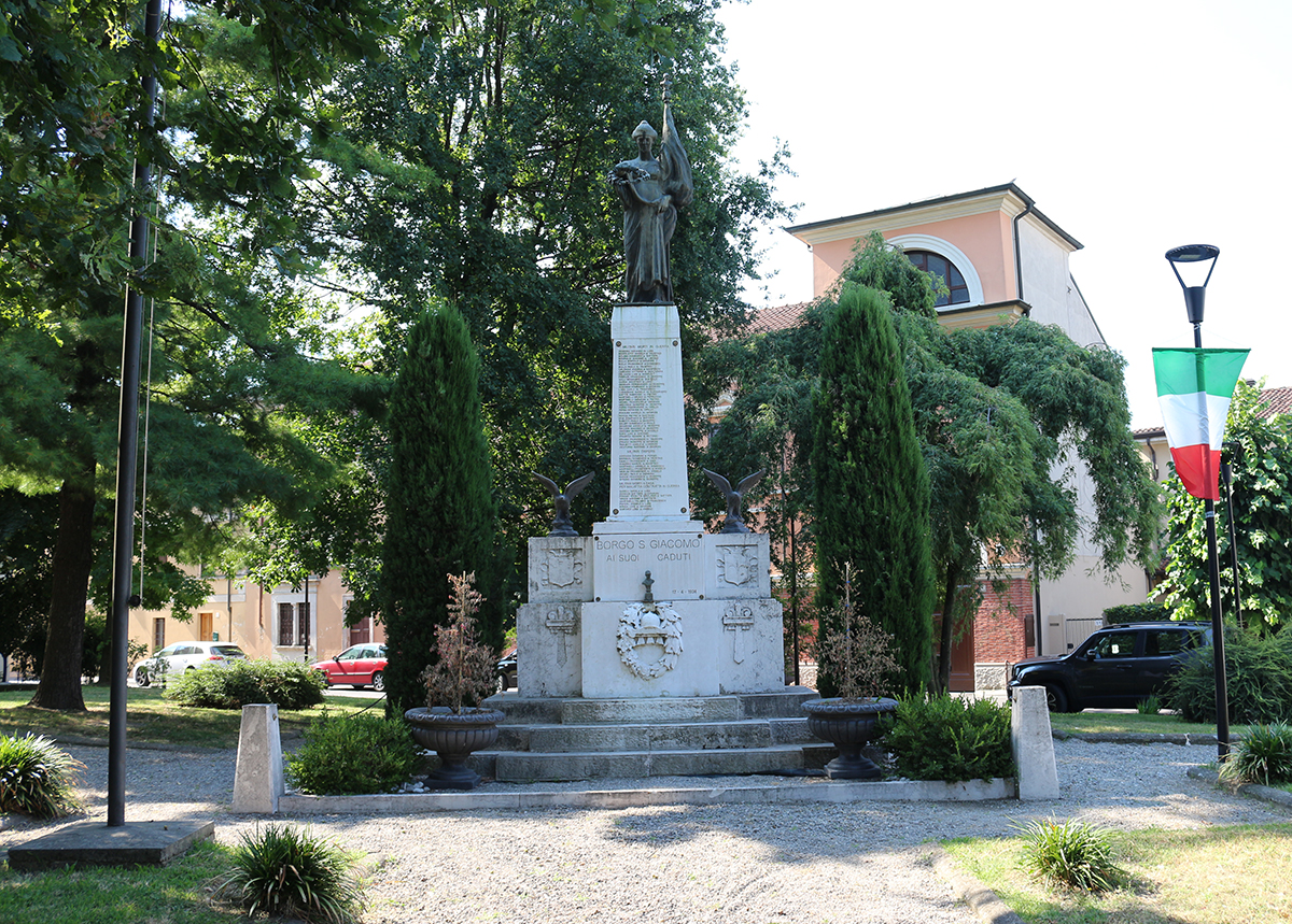 allegoria della Vittoria come donna vestita all'antica, allegoria della Vittoria come aquila (monumento ai caduti - ad obelisco, opera isolata) di Asti Giovanni (attribuito) (sec. XX, sec. XX, Sec. XX)