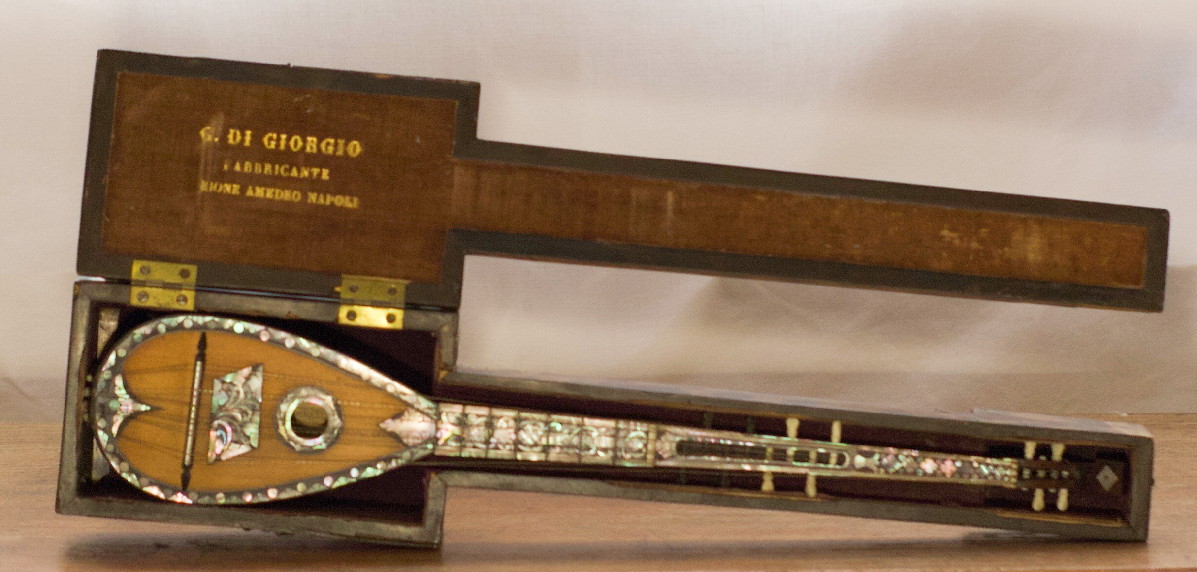 liuto - bottega napoletana (prima metà sec. XX)