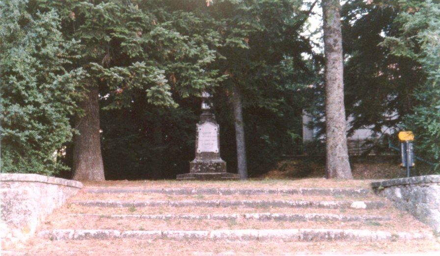 Parco della Rimembranza di Vivo d'Orcia (parco, commemorativo/ ai caduti della prima guerra mondiale) - Castiglione d'Orcia (SI) 