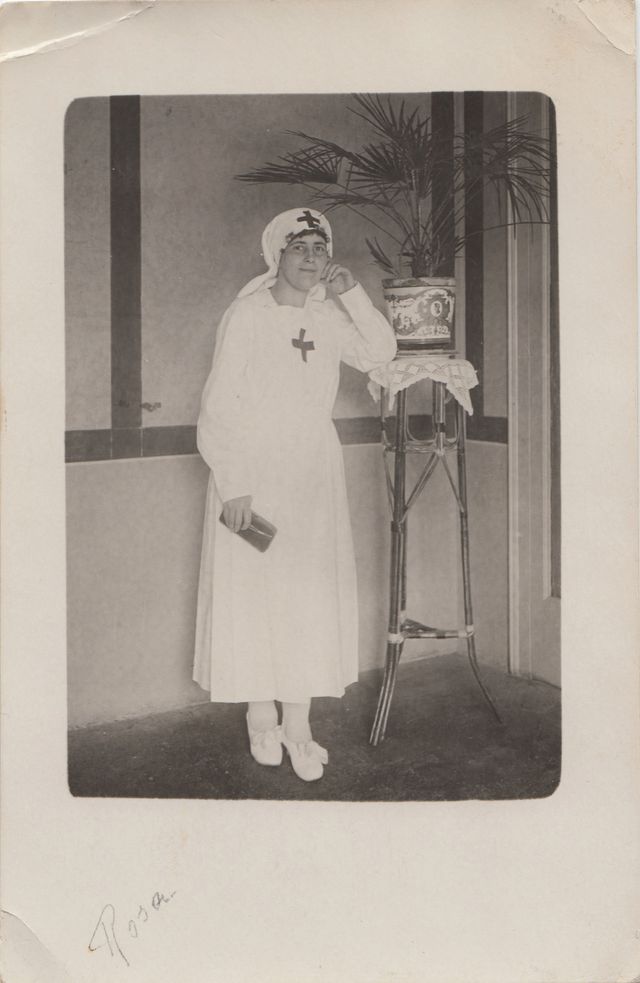 Donna: ritratto fotografico (positivo) di fotografia ritrattistica Prima Guerra mondiale (primo quarto XX)