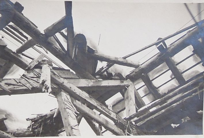 documentazione patrimonio architettonico: danni di guerra (positivo) di fotografia ritrattistica Prima Guerra mondiale (primo quarto XX)