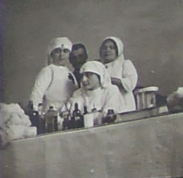 Donne: ritratto fotografico (positivo) di fotografia ritrattistica Prima Guerra mondiale (primo quarto XX)