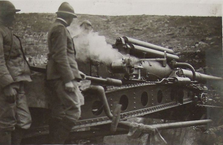 Uomini e artiglieria pesante da assedio (positivo) di fotografia ritrattistica Prima Guerra mondiale (primo quarto XX)