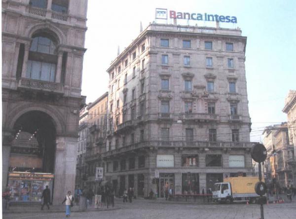 Facciata di via Mazzini, 2 (palazzo) - Milano (MI)  (XX, inizio; XX, seconda metà)