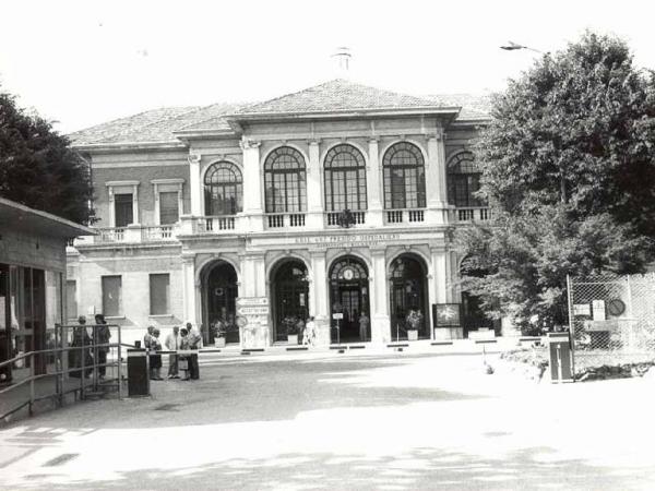 Sanatorio Vittorio Emanuele III (ex) e area verde pertinenziale (sanatorio) - Garbagnate Milanese (MI)  (XX; XX; XX; XX; XX)