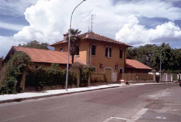 Compendio di Via Pontida (palestra e bagni pubblici) - Legnano (MI)  (XX; XX; XX; XX; XX)