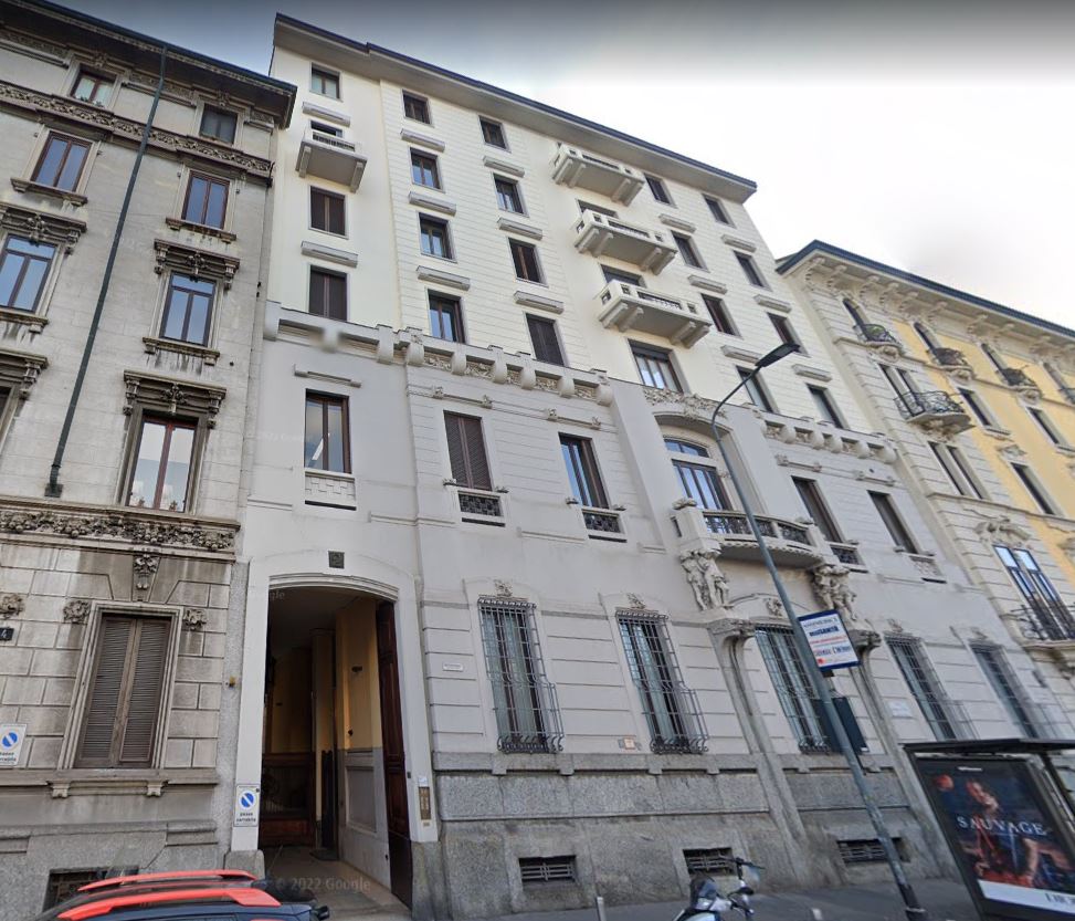 Edificio dei primi del '900 (casa) - Milano (MI)  (XX; XX; XX; XX)