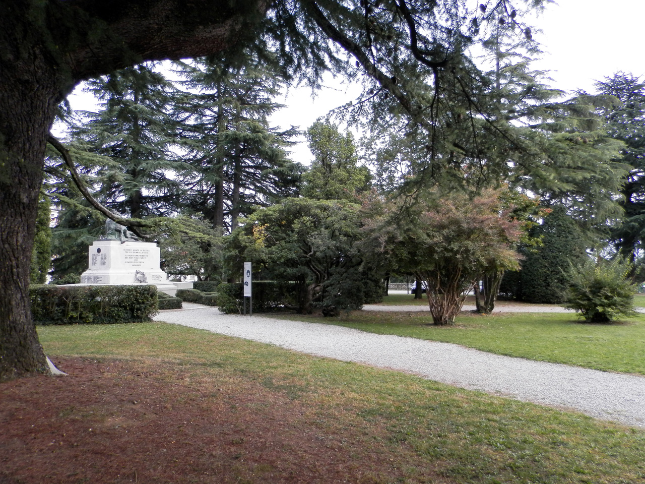 Giardino commemorativo di San Daniele del Friuli (giardino, commemorativo/ ai caduti della prima e seconda guerra mondiale) - San Daniele del Friuli (UD) 