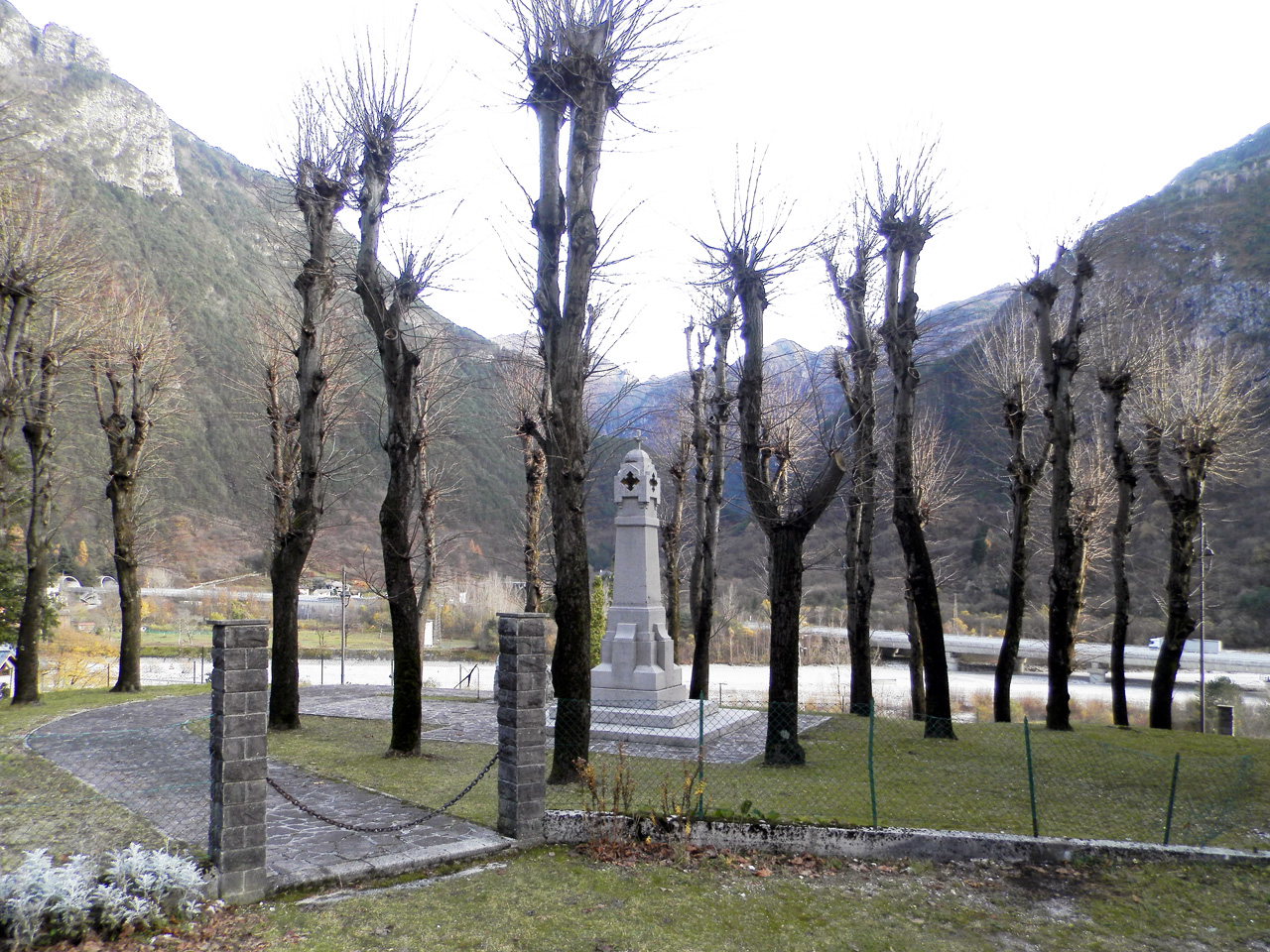 Parco della Rimembranza di Chiusaforte (parco, commemorativo) - Chiusaforte (UD) 