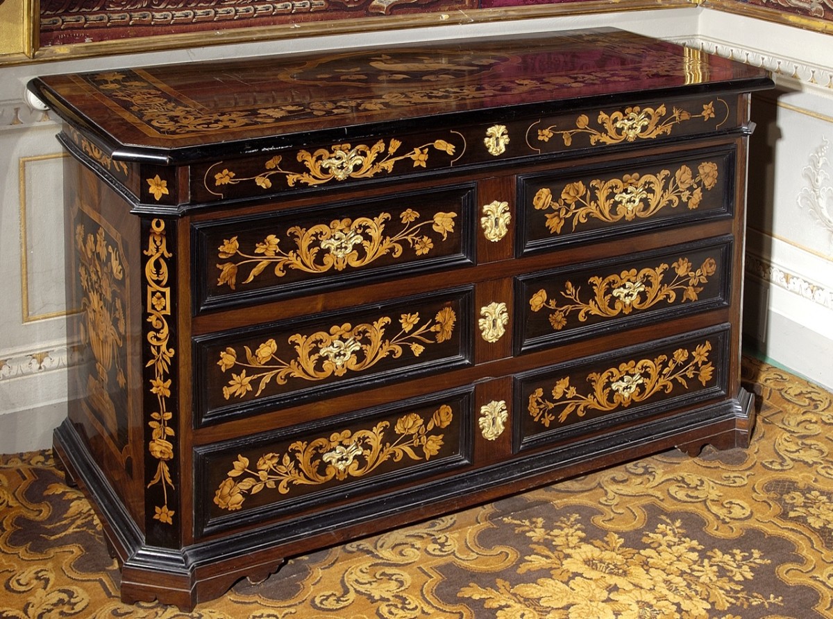 cassettone - botteghe granducali fiorentine (primo quarto sec. XVIII)