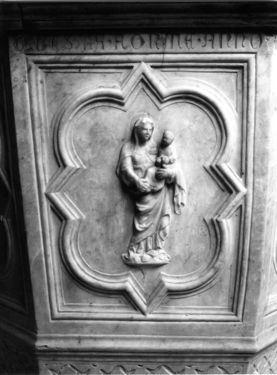 Madonna con Bambino (formella, elemento d'insieme) - ambito fiorentino (sec. XV)