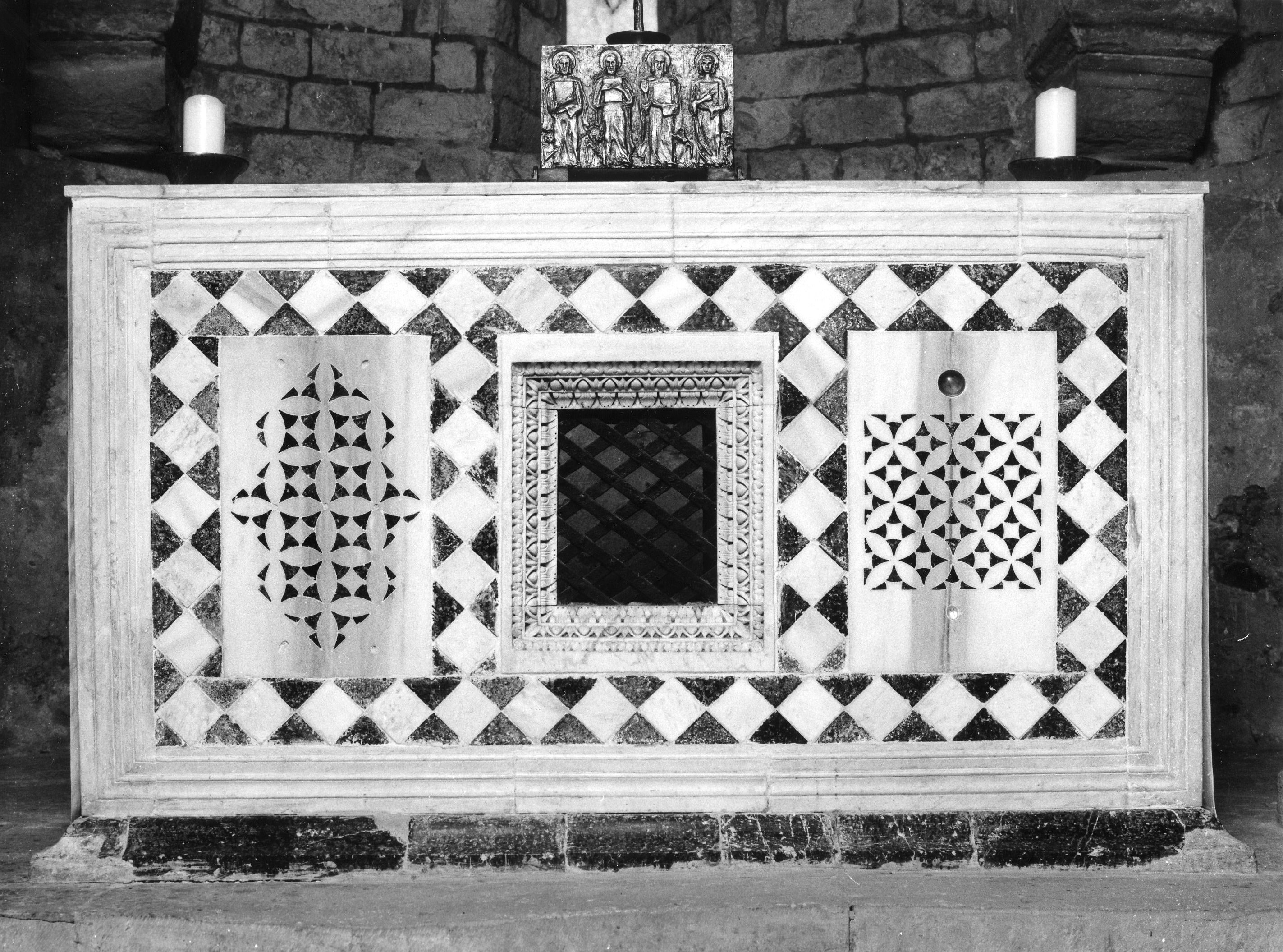 altare - ambito toscano (inizio sec. XII)