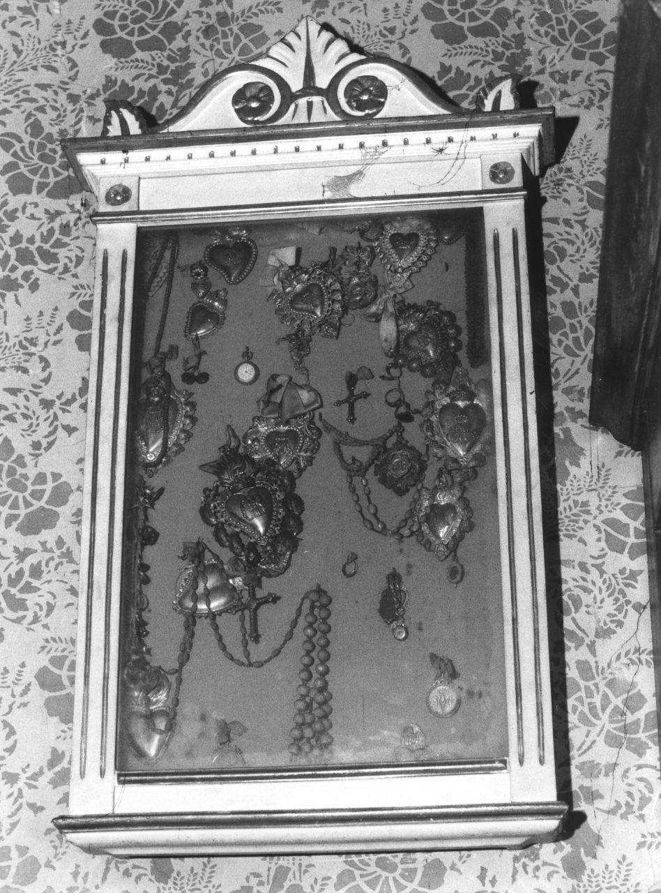 vetrina per ex voto, coppia - bottega toscana (sec. XIX)