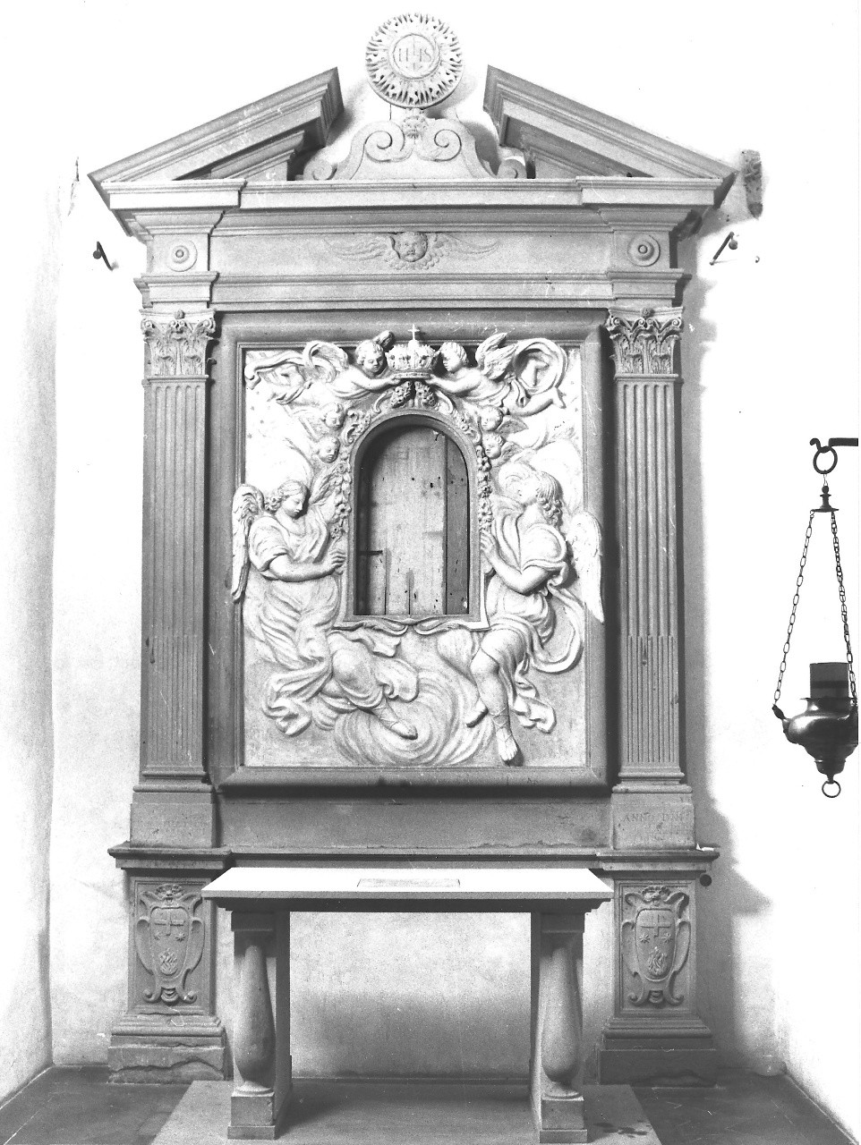stemma gentilizio della famiglia Nozzolini (altare - a edicola) di Della Barba Lorenzo d'Antonio - bottega toscana (sec. XVII, sec. XVIII)