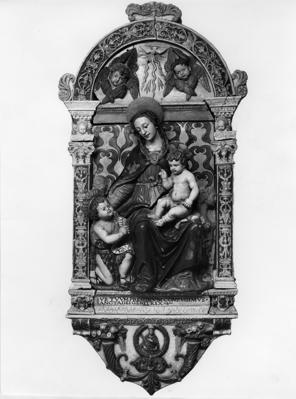 Madonna con Bambino e San Giovannino (rilievo) di Della Robbia Giovanni (attribuito) (sec. XVI)